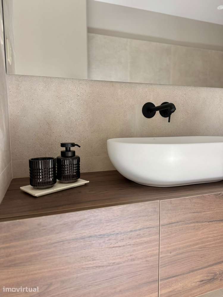T1 com Varanda e Vista Piscina – Residence | Braga - Grande imagem: 5/18