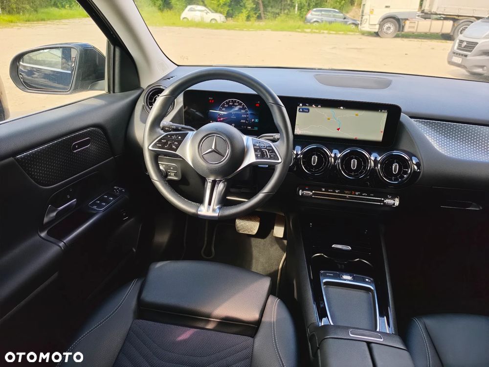 Mercedes-Benz GLA 200 7G-DCT Progressive - 19