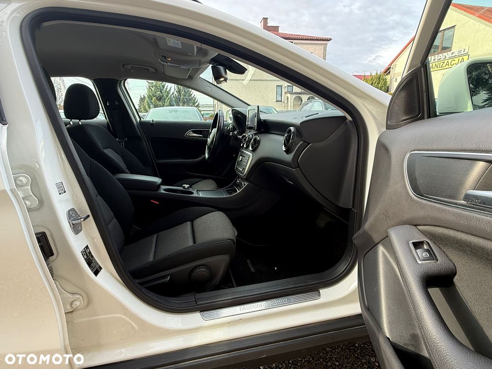 Mercedes-Benz GLA 200 d 7G-DCT Style - 26