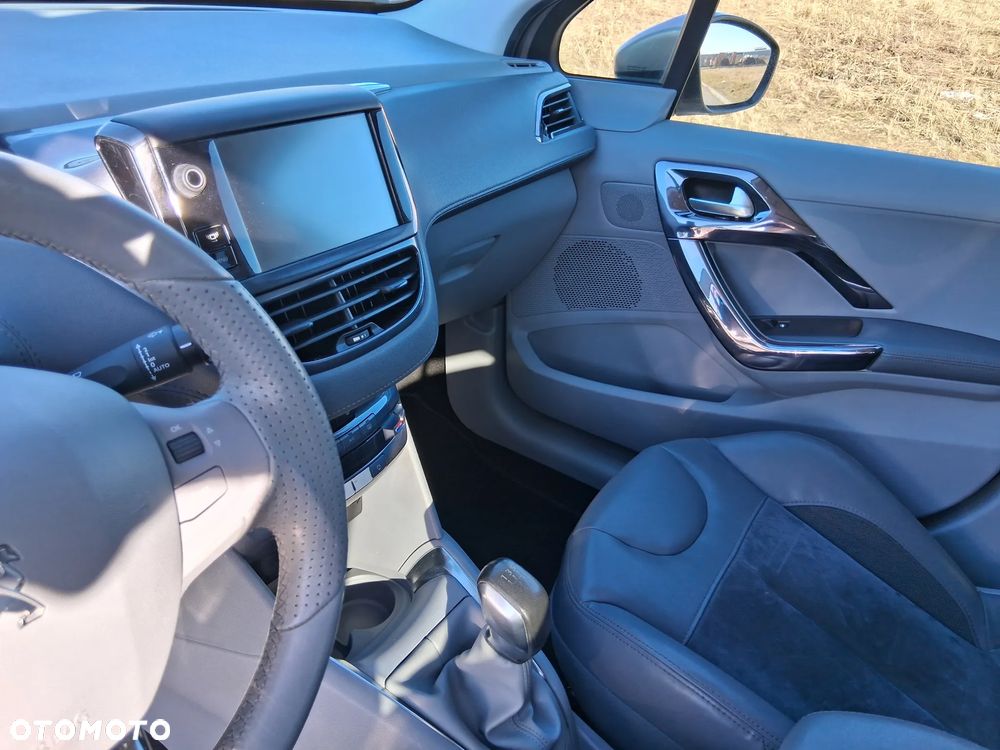 Peugeot 208 e-HDi 92 Stop&Start Style - 22