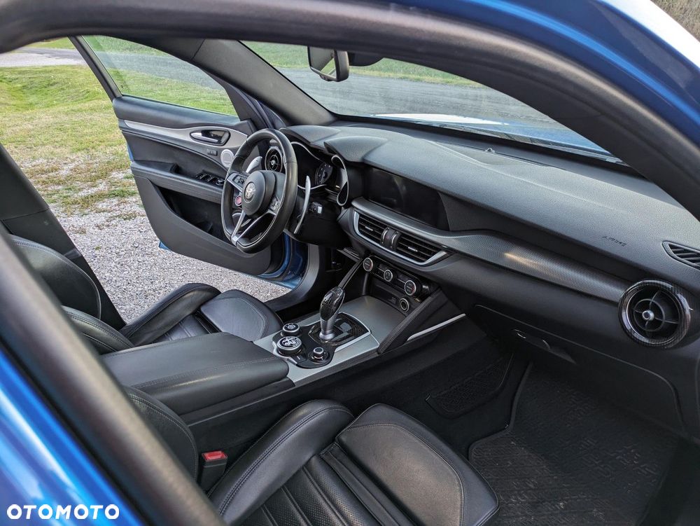 Alfa Romeo Stelvio - 24