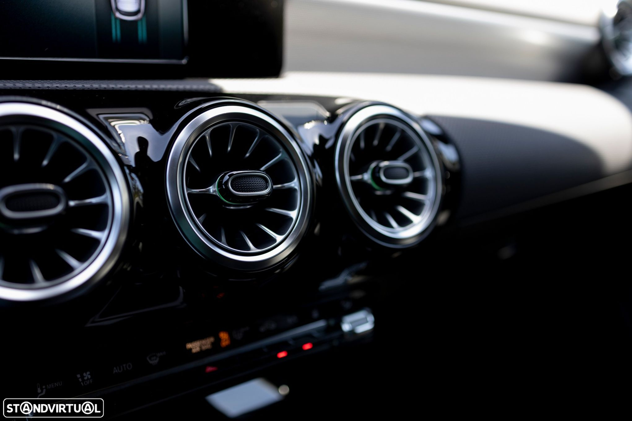 Mercedes-Benz CLA 250 e Shooting Brake AMG Line - 28