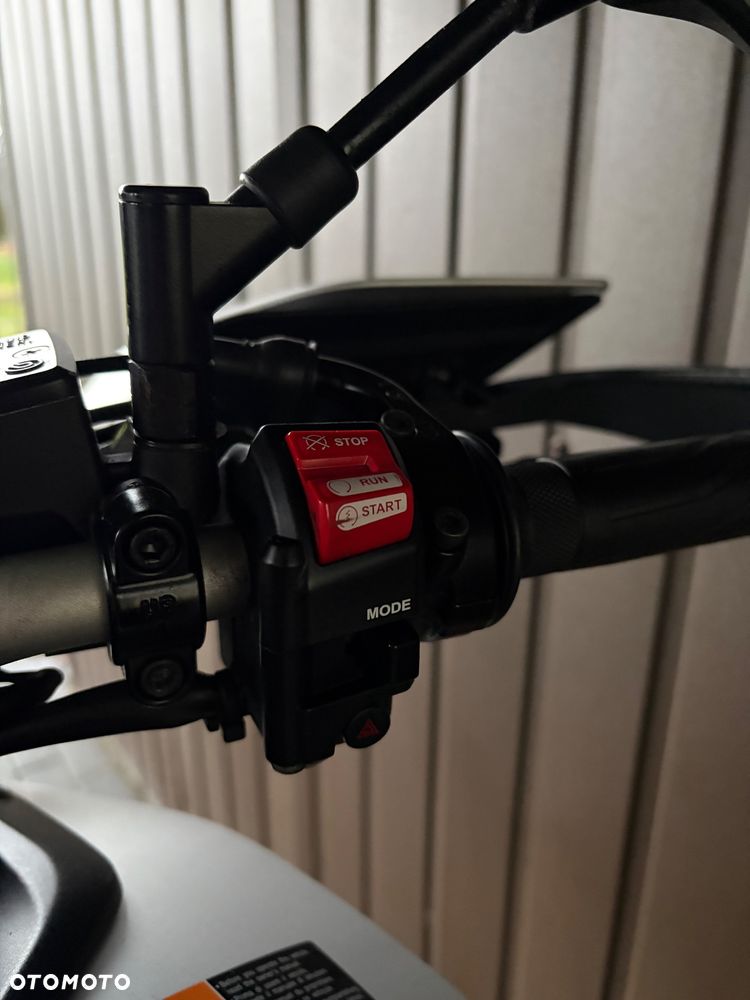 Yamaha MT - 17