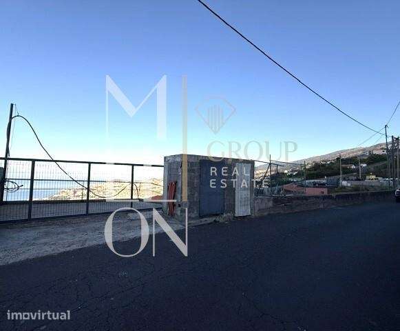 Terreno com projeto aprovado para moradia, com piscina, vista mar e ba - Grande imagem: 2/11