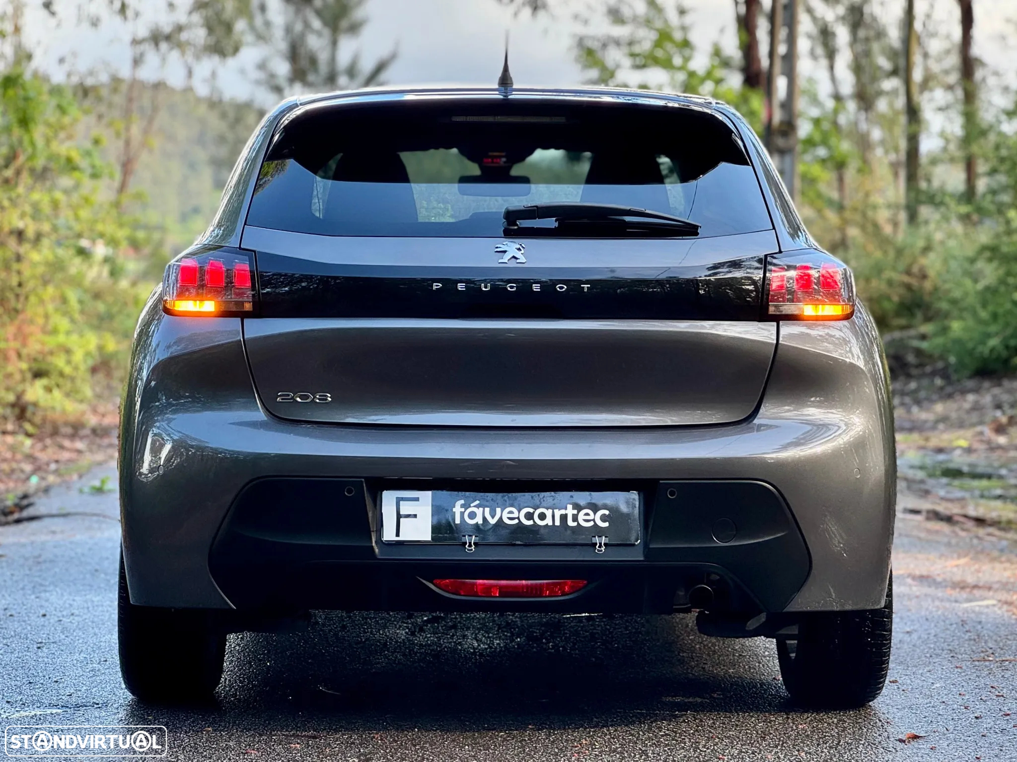 Peugeot 208 1.2 PureTech SE Style - 22
