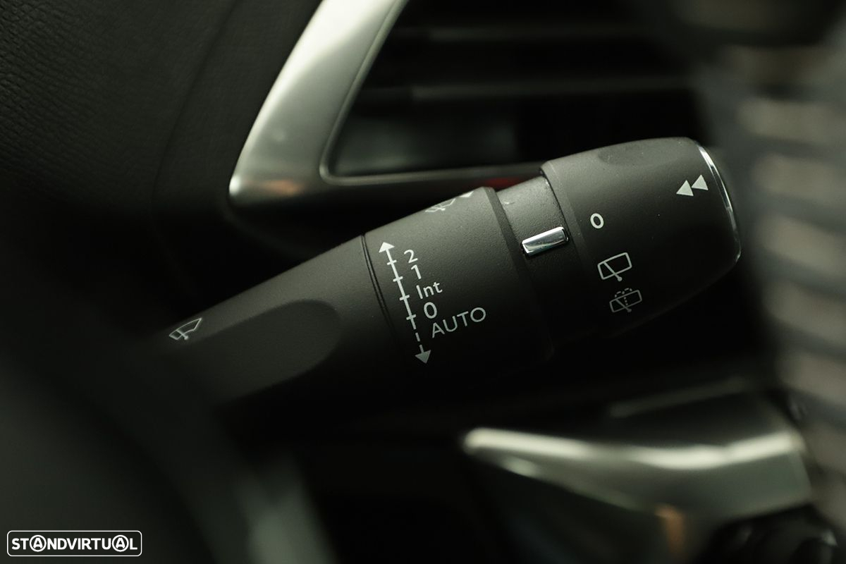 Peugeot 3008 1.2 PureTech Allure Pack - 19