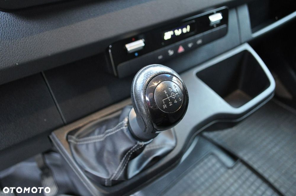 Mercedes-Benz Sprinter - 20