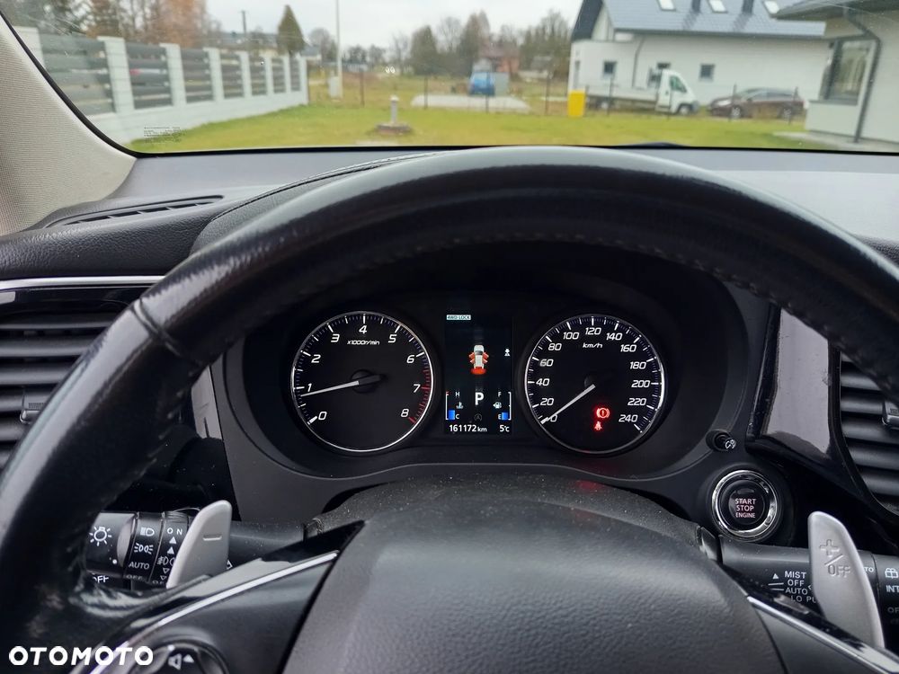 Mitsubishi Outlander 2.0 Intense + Navi 4WD CVT - 10