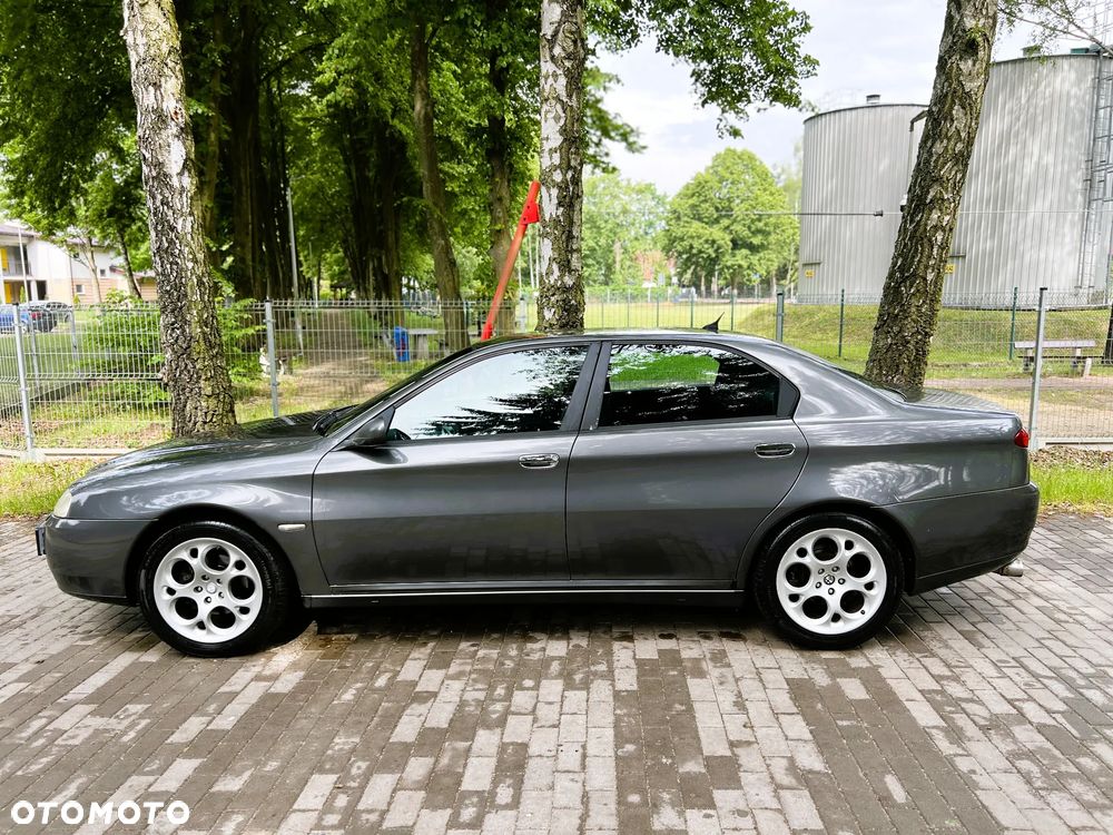 Alfa Romeo 166 - 33