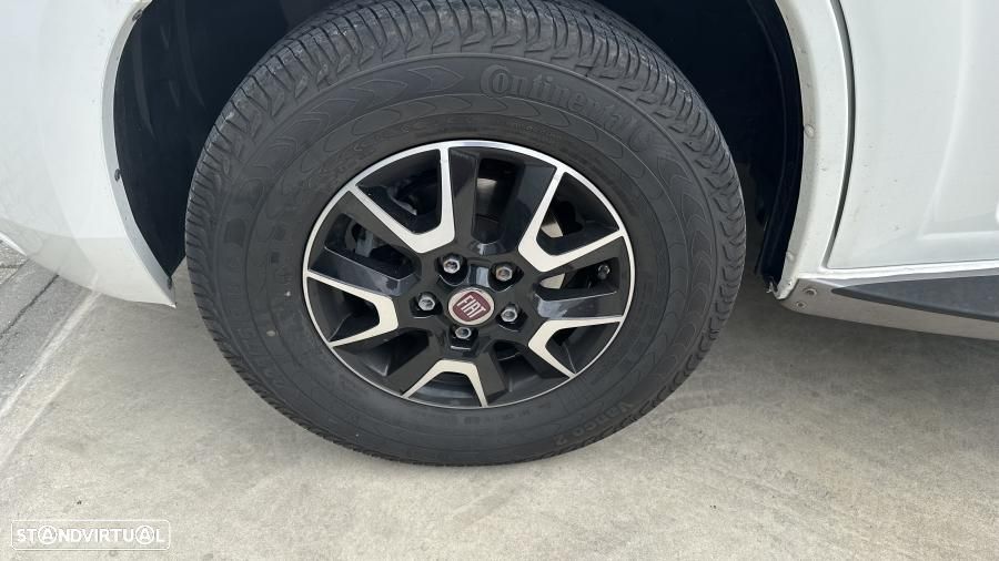 Burstner Ixeo IT 734 30 Anos c.central e basculante - 44