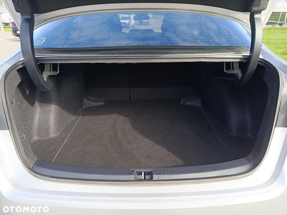 Toyota Corolla 1.8 Hybrid Comfort - 13