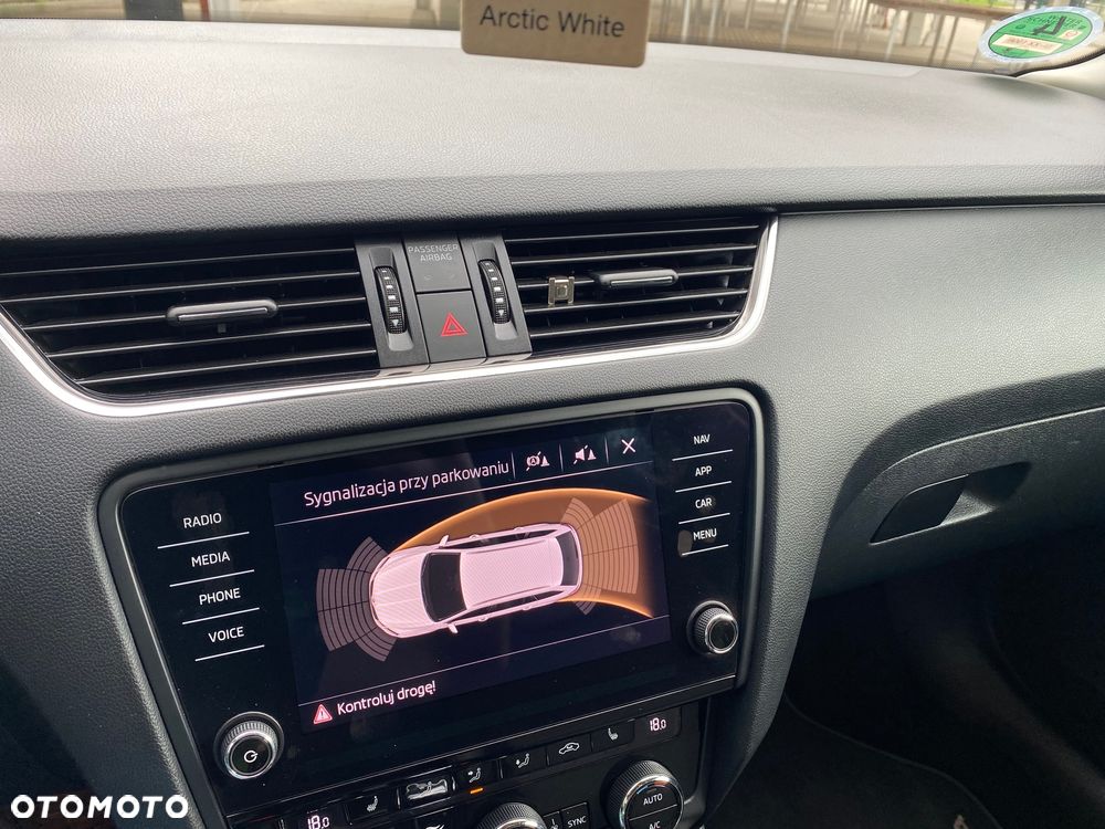 Skoda Octavia Combi 1.6 TDI DSG Premium Edition - 17