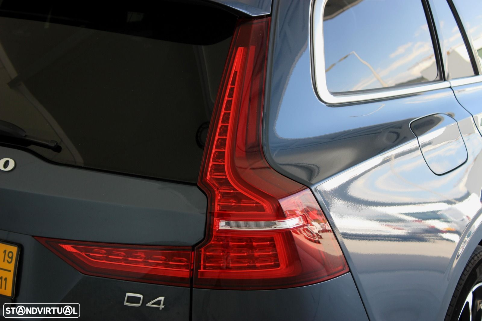 Volvo V60 2.0 D4 Momentum Plus Geartronic - 9