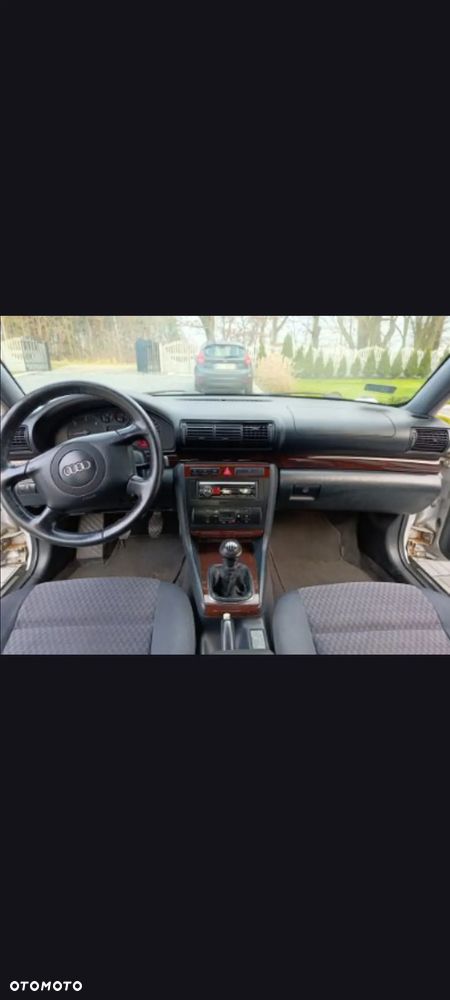 Audi A4 Limousine - 10