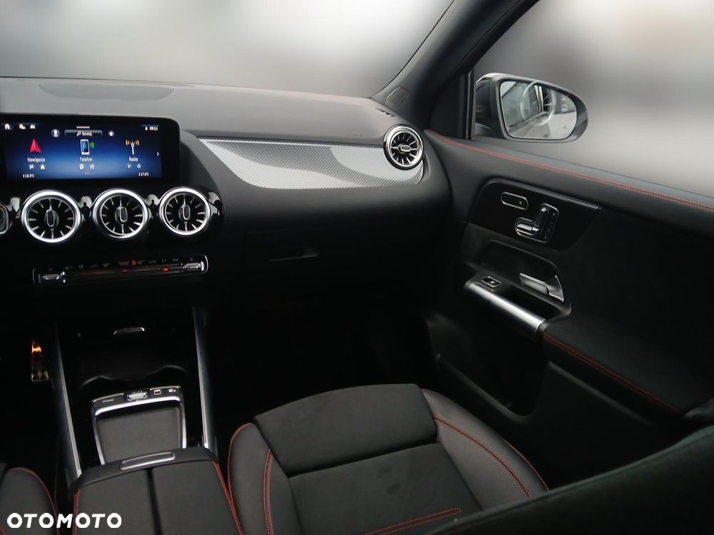 Mercedes-Benz GLA 200 AMG Line - 18