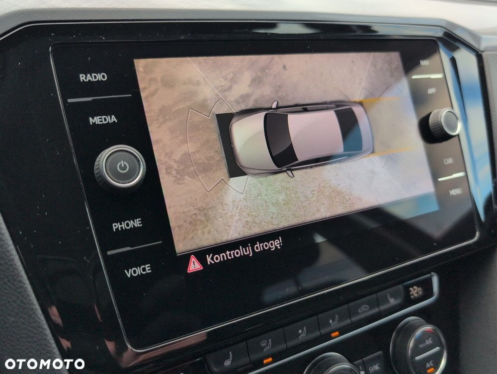 Volkswagen Passat 2.0 TSI Business DSG - 25