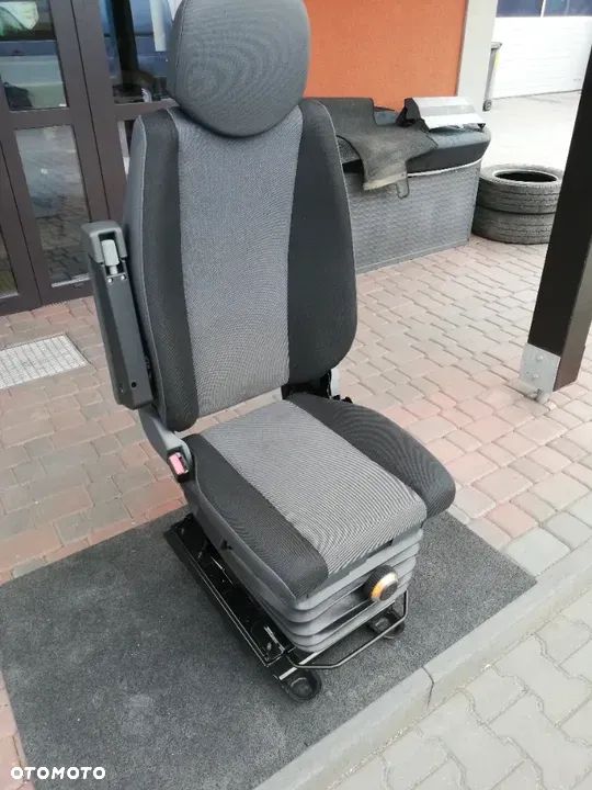 Fotel Pneumatyczny Kierowcy Master Movano - 2
