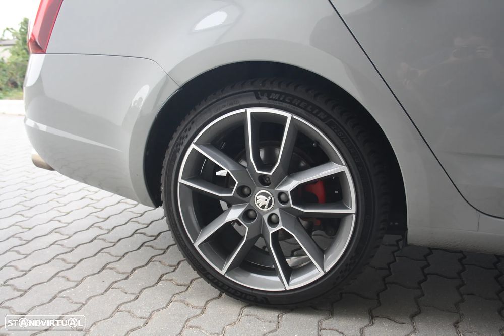 Skoda Octavia Break 2.0 TDI DSG RS - 25