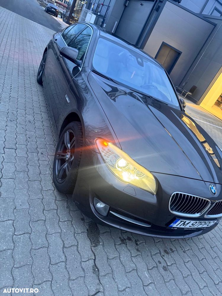 BMW Seria 5 525d xDrive AT - 15