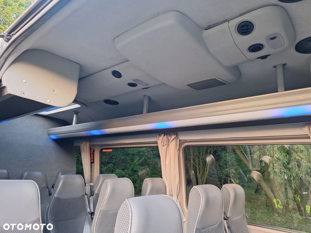 Mercedes-Benz Sprinter - 23