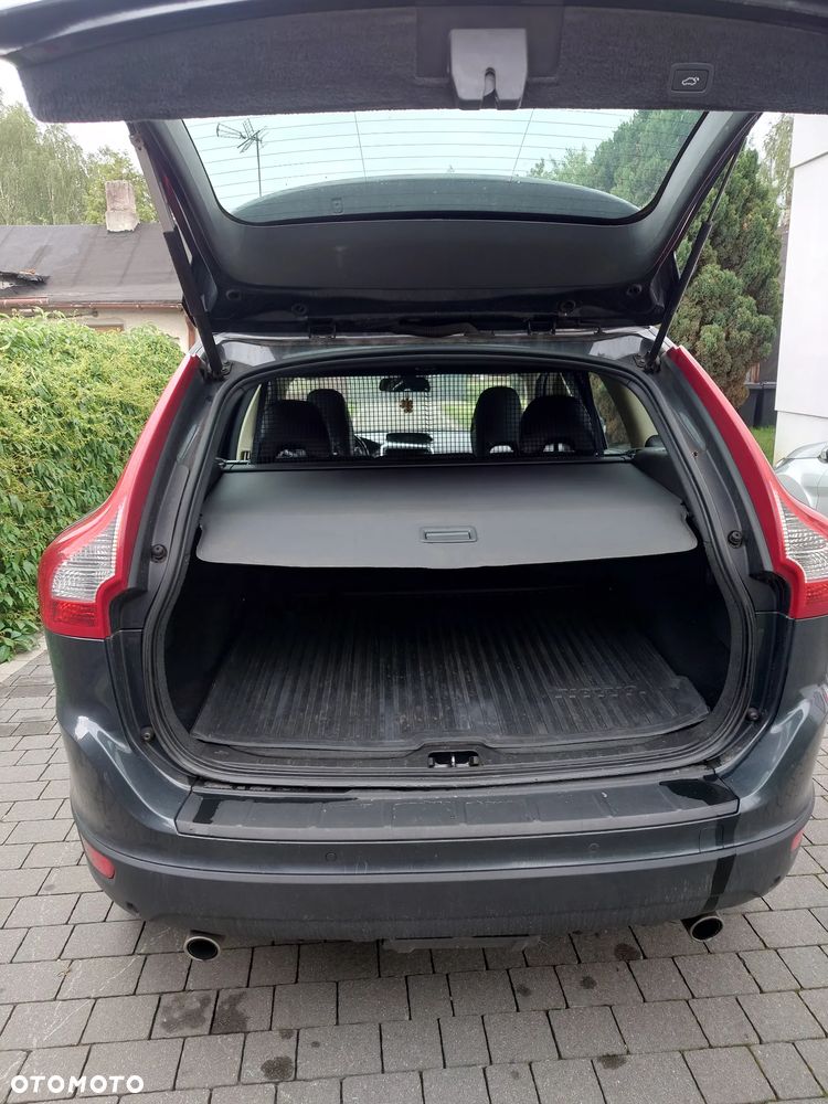 Volvo XC 60 D5 AWD Momentum - 5