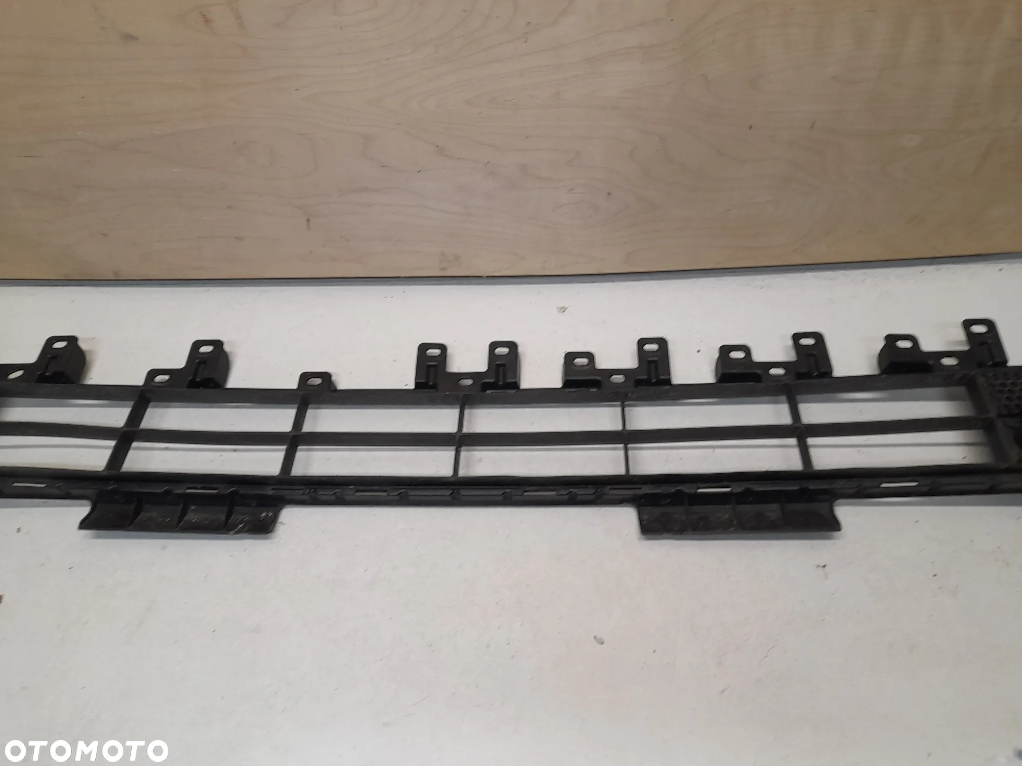 MITSUBISHI ECLIPSE CROSS LIFT 2021- KRATKA DOLNA ZDERZAKA PRZÓD 6402A587 - 6