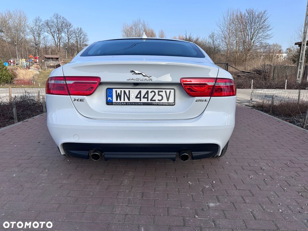 Jaguar XE 25t Pure - 7