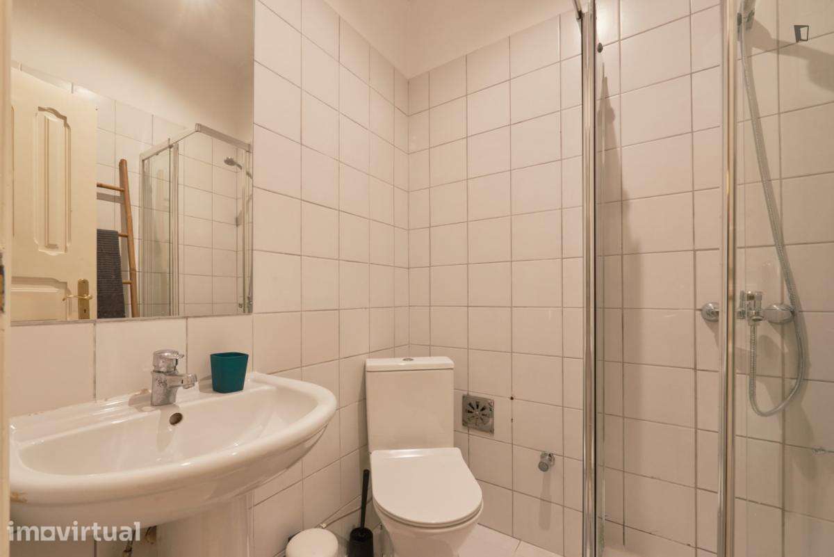 Quarto - localizado em Marquês de Pombal Lisbon - Grande imagem: 4/60