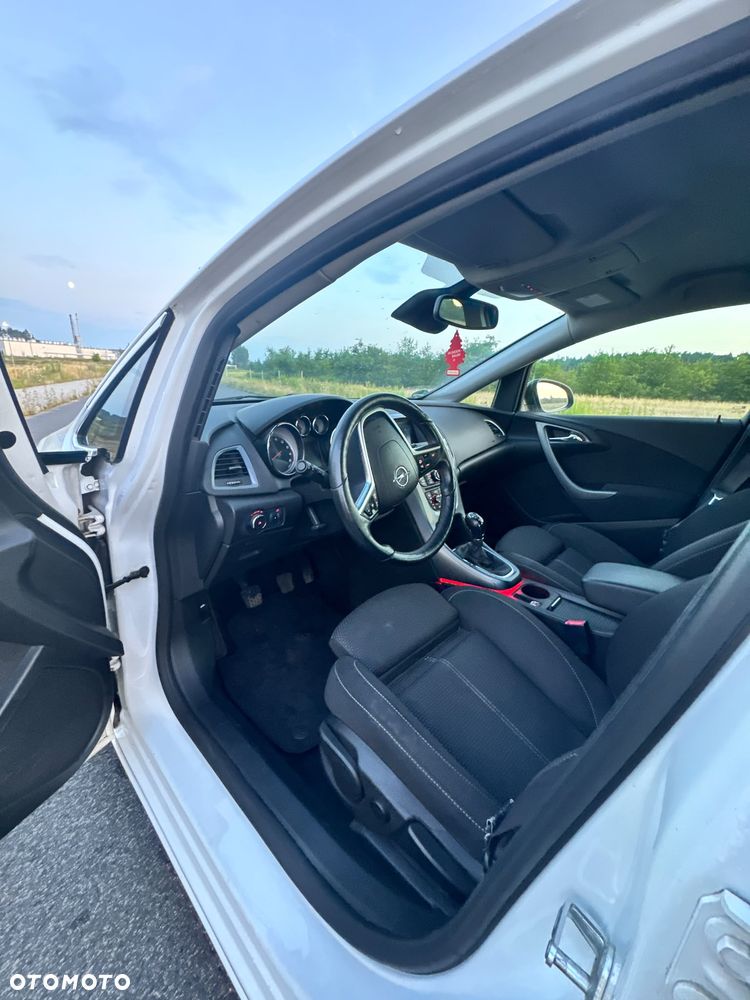 Opel Astra 1.6 T SIDI Cosmo S&S EU6 - 24
