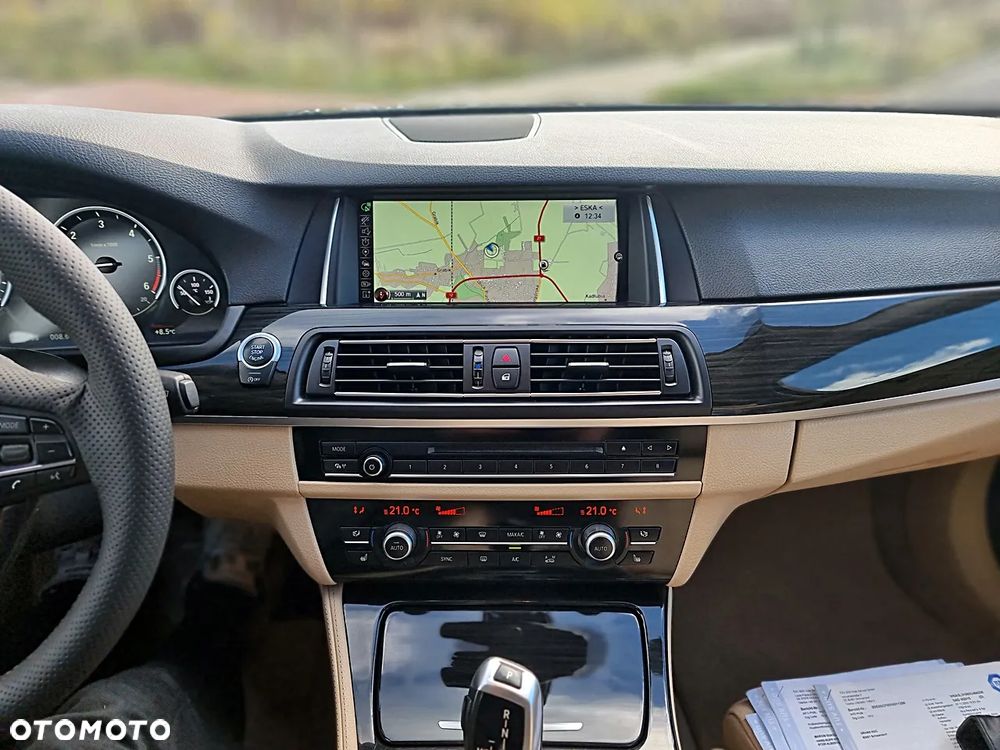 BMW Seria 5 520d Luxury Line sport - 29