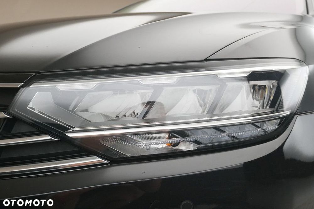 Volkswagen Passat Variant 2.0 TSI Business DSG - 13