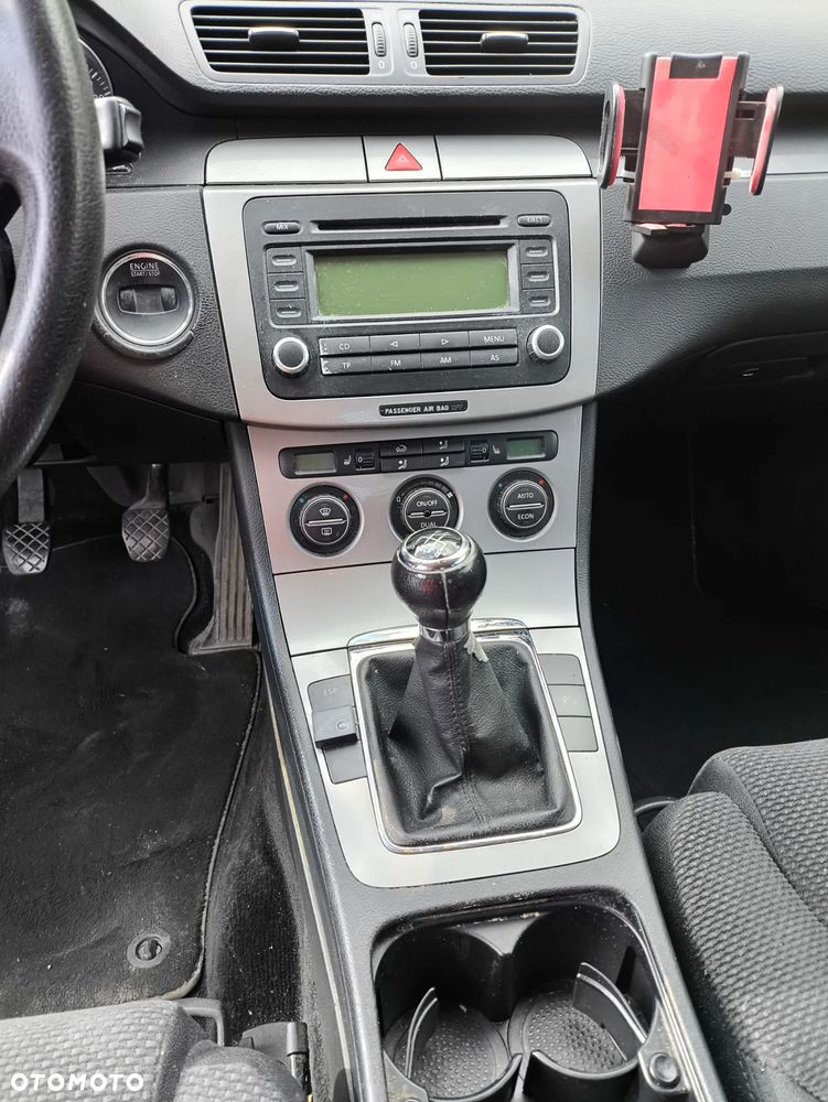 Volkswagen Passat 1.6 Comfortline - 14