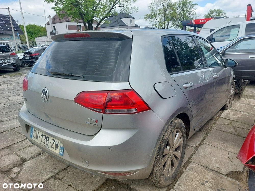 Volkswagen Golf - 6