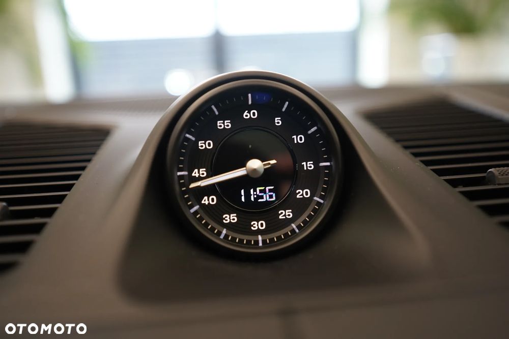 Porsche Cayenne Standard - 25