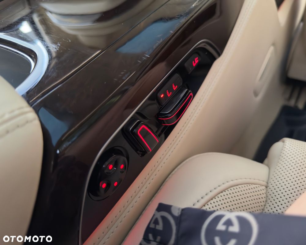 Audi A8 6.3 W12 FSI L Quattro - 28