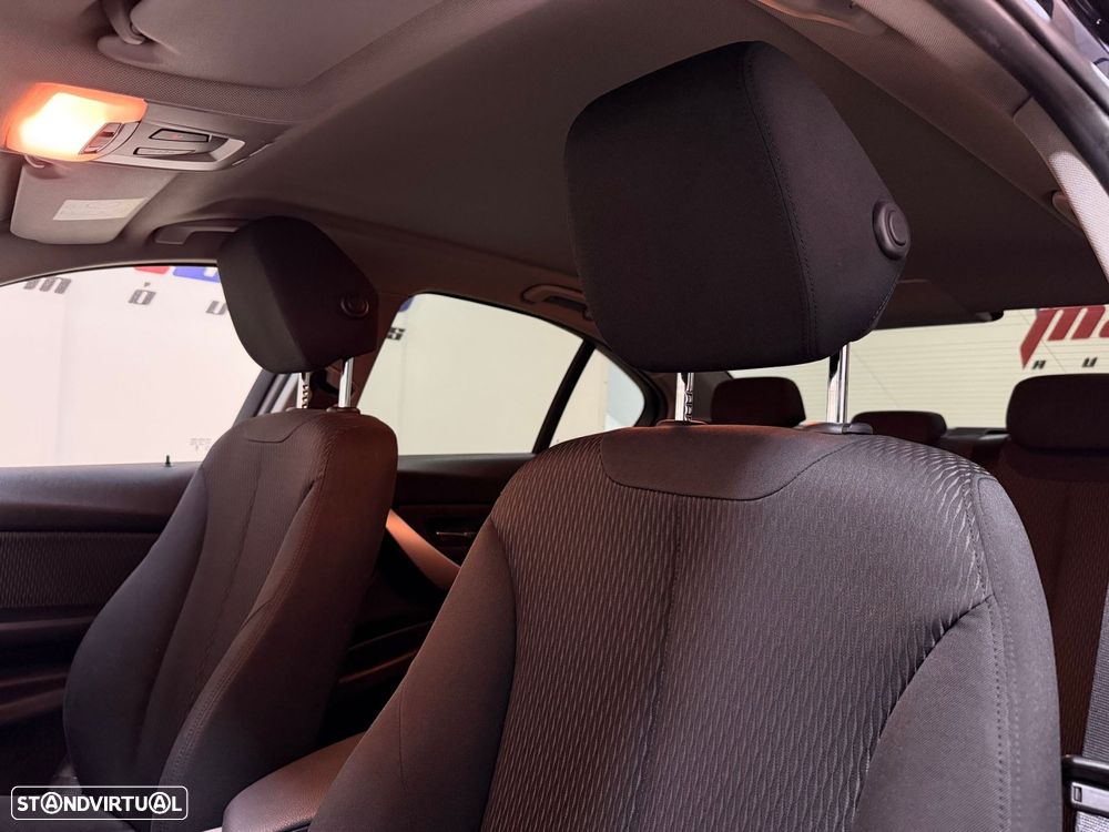 BMW 316 d Line Sport - 16