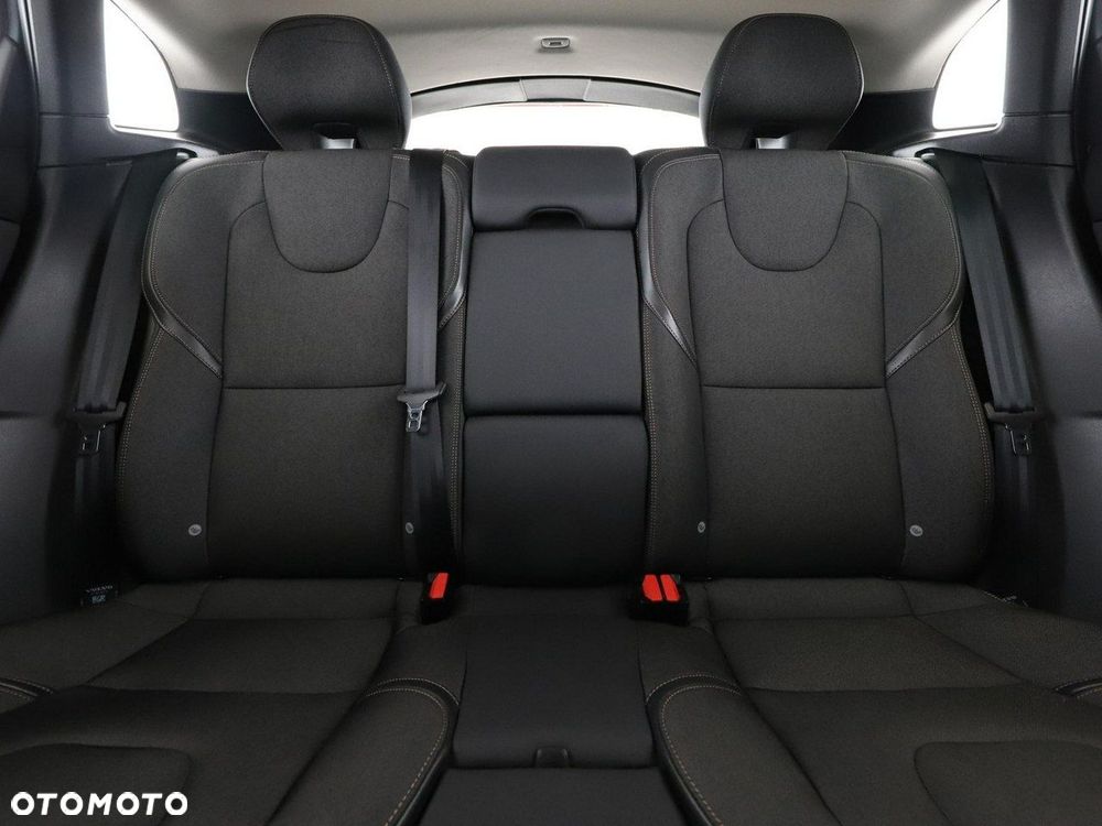 Volvo V40 Cross Country D3 Geartronic Linje You - 19