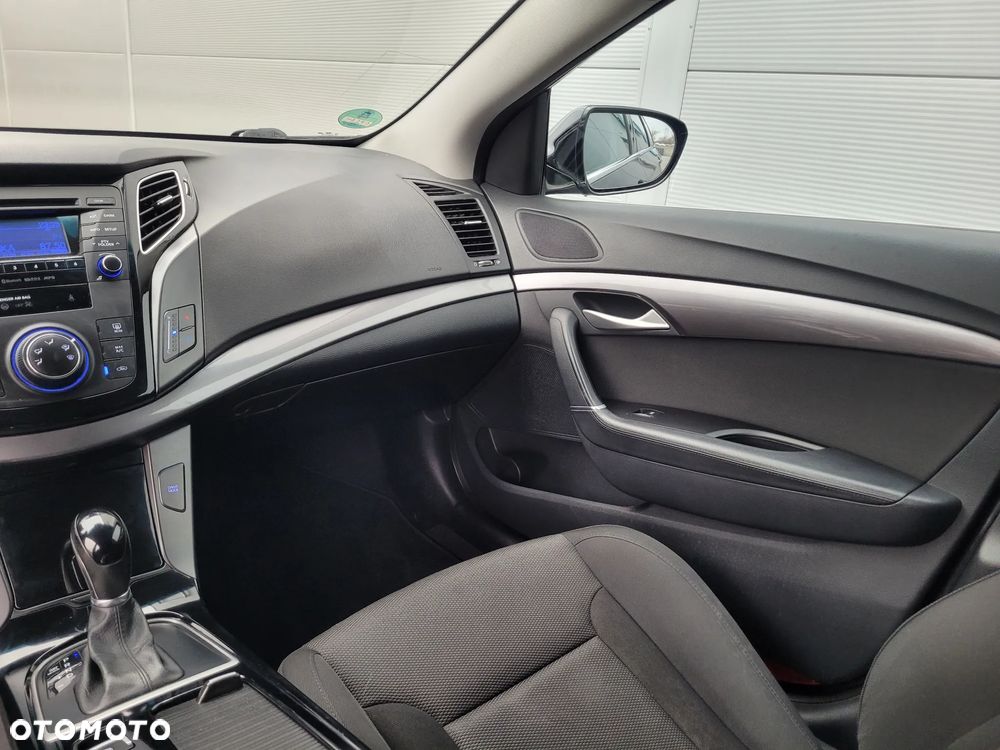 Hyundai i40 i40cw 1.7 CRDi Automatik Fifa World Cup Edition Silver - 15