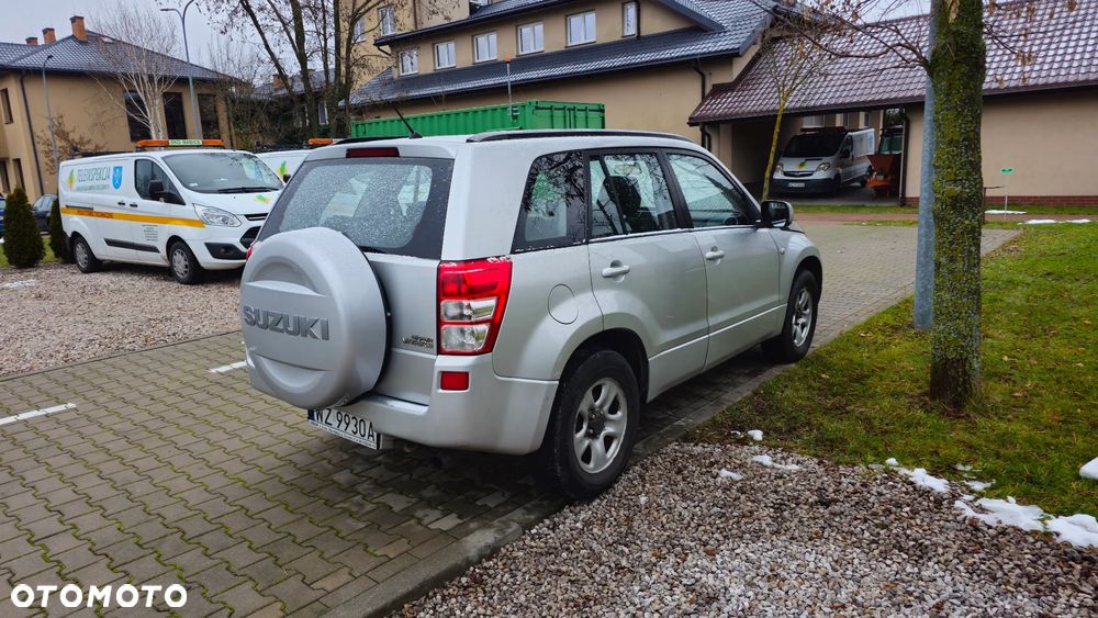 Suzuki Grand Vitara 2.0 - 3