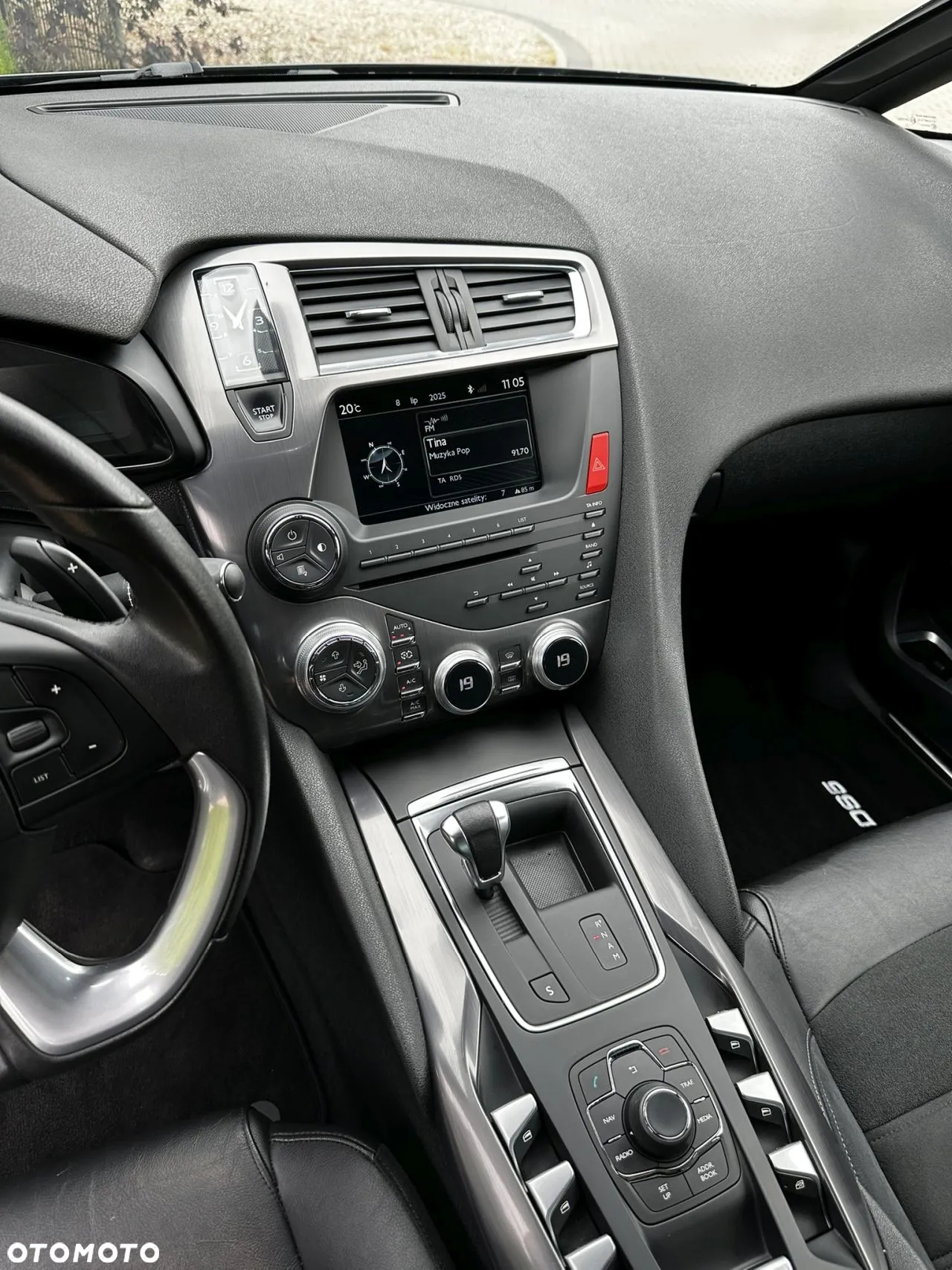 Citroën DS5 e-HDi 115 EGS6 Chic - 11