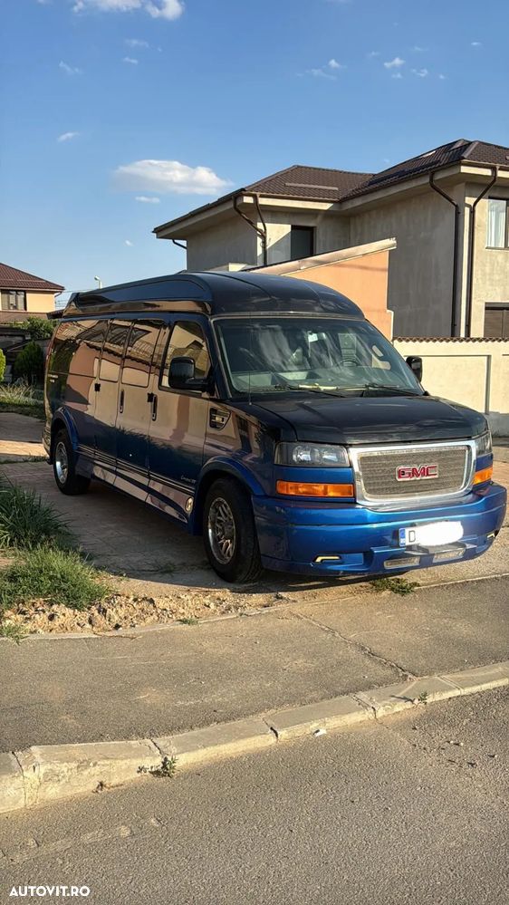 GMC Savana - 1