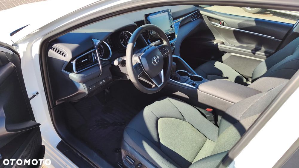 Toyota Camry - 8