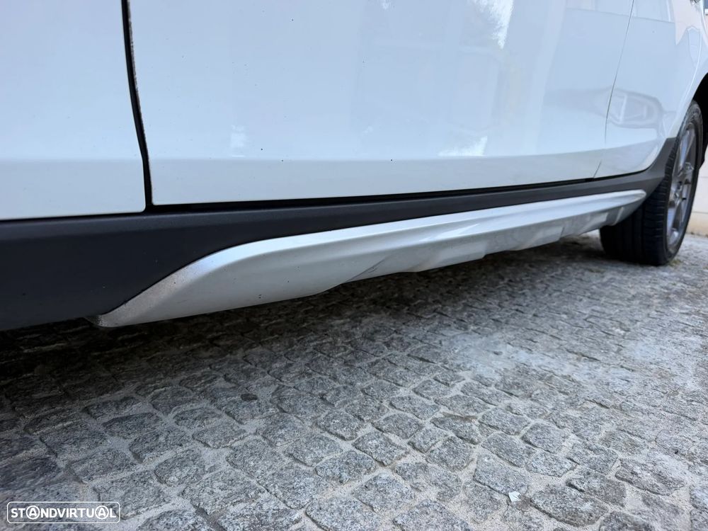 Volvo V40 Cross Country 2.0 D2 Summum - 26