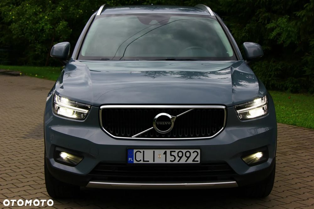 Volvo XC 40 T3 Momentum Pro - 24