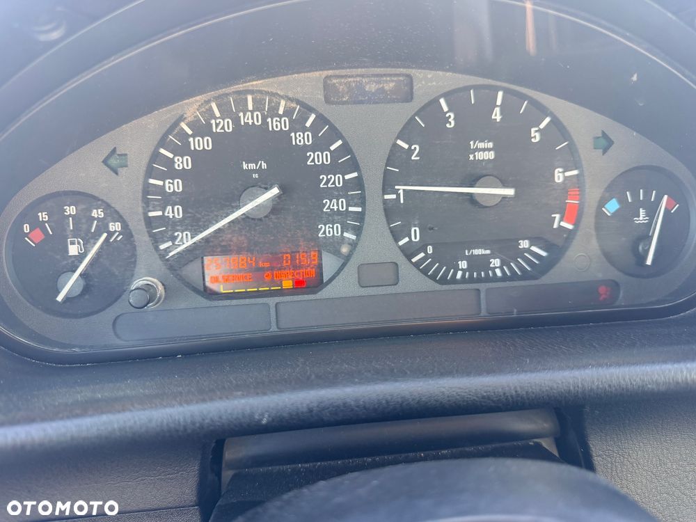BMW Seria 3 320i - 9