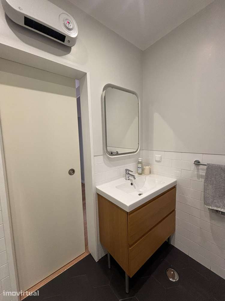 T2 com 110m², elevador e cozinha equipada em Oeiras - Grande imagem: 3/20