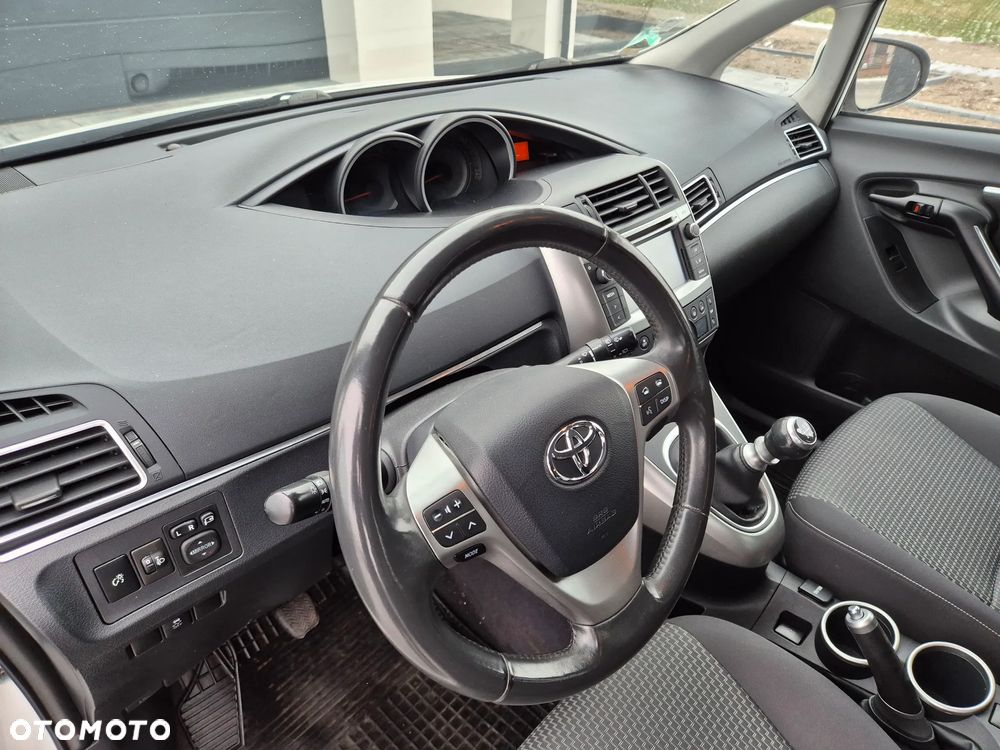Toyota Verso 1.6 D-4D Premium - 29