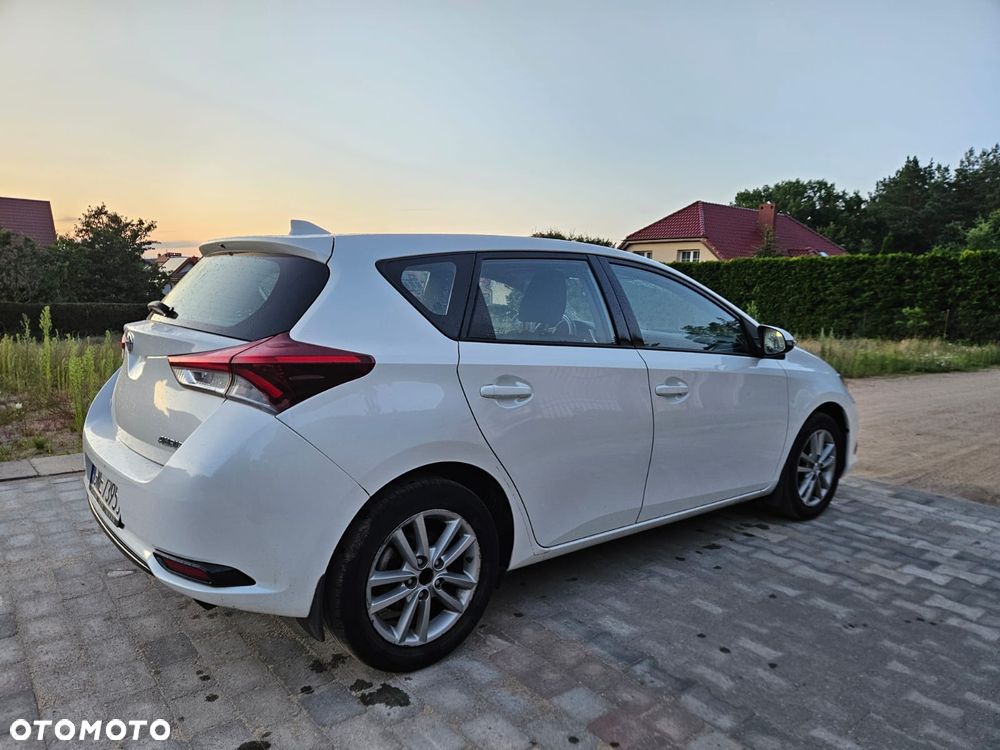 Toyota Auris - 4