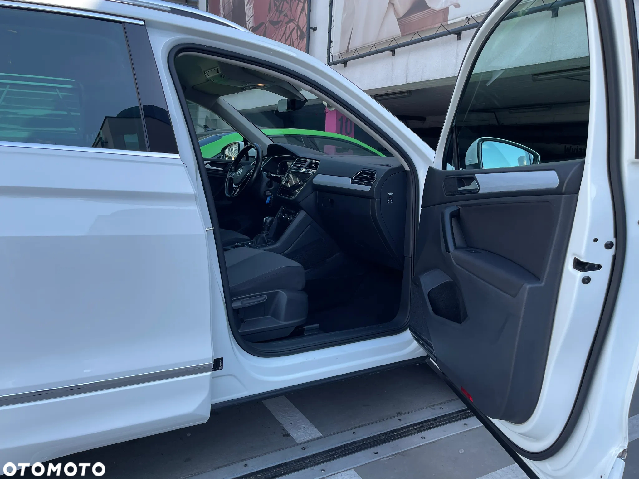 Volkswagen Tiguan 2.0 TDI SCR 4MOTION DSG R-Line - 16