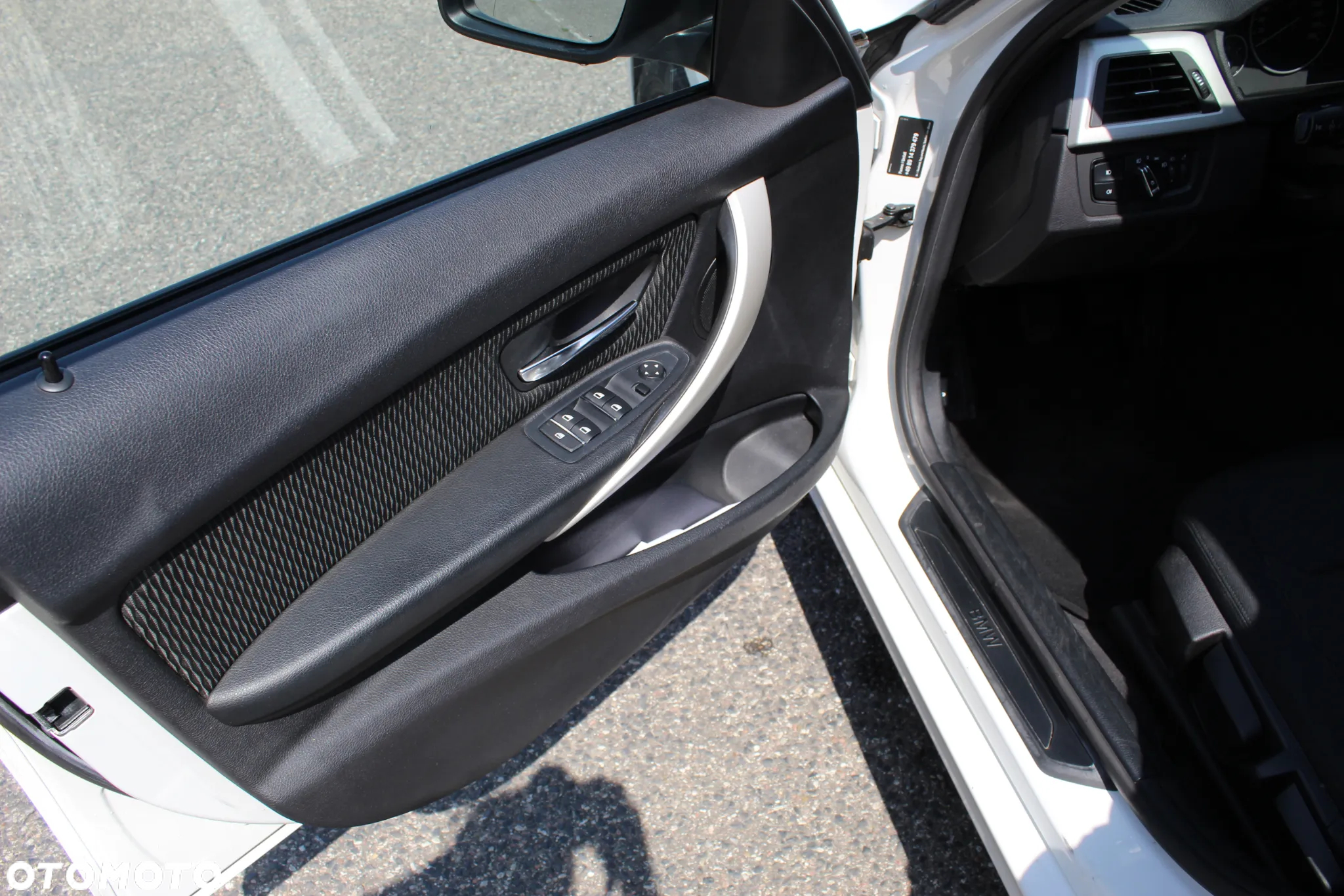 BMW Seria 3 318i - 16